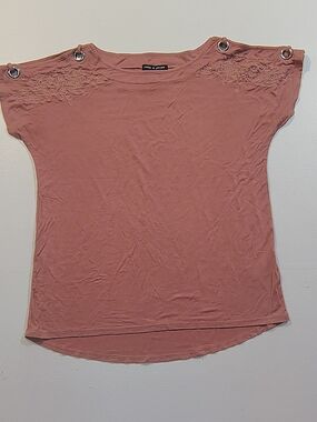 Cable & Gauge Women's Pink  Blouse 95 % Viscose Size S With Embroidery On Should
